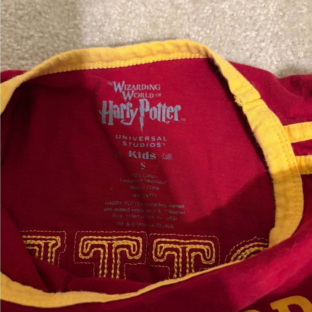 Harry Potter Gryffindor Kids T-Shirt – Universal Studios Exclusive - Picture 3 of 3